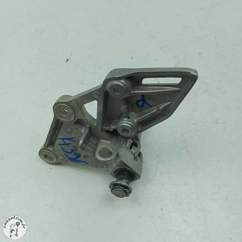 Platine + repose pied avant droit  Honda 650 cbr ra 2022 - Cassetom - Nos pieces motos