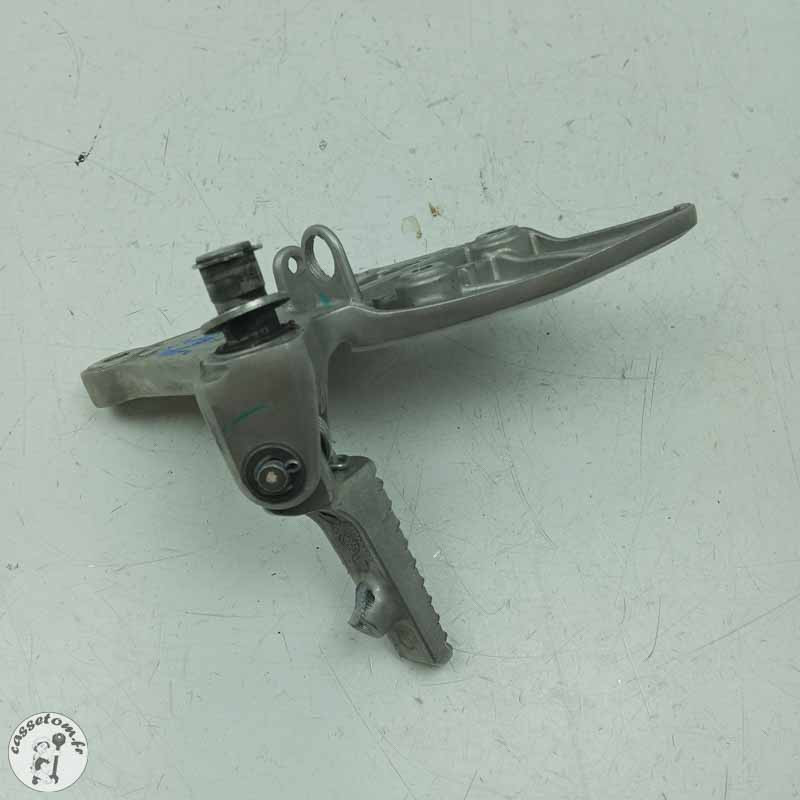 Platine + repose pied avant droit  Honda 650 cbr ra 2022 - Cassetom - Nos pieces motos