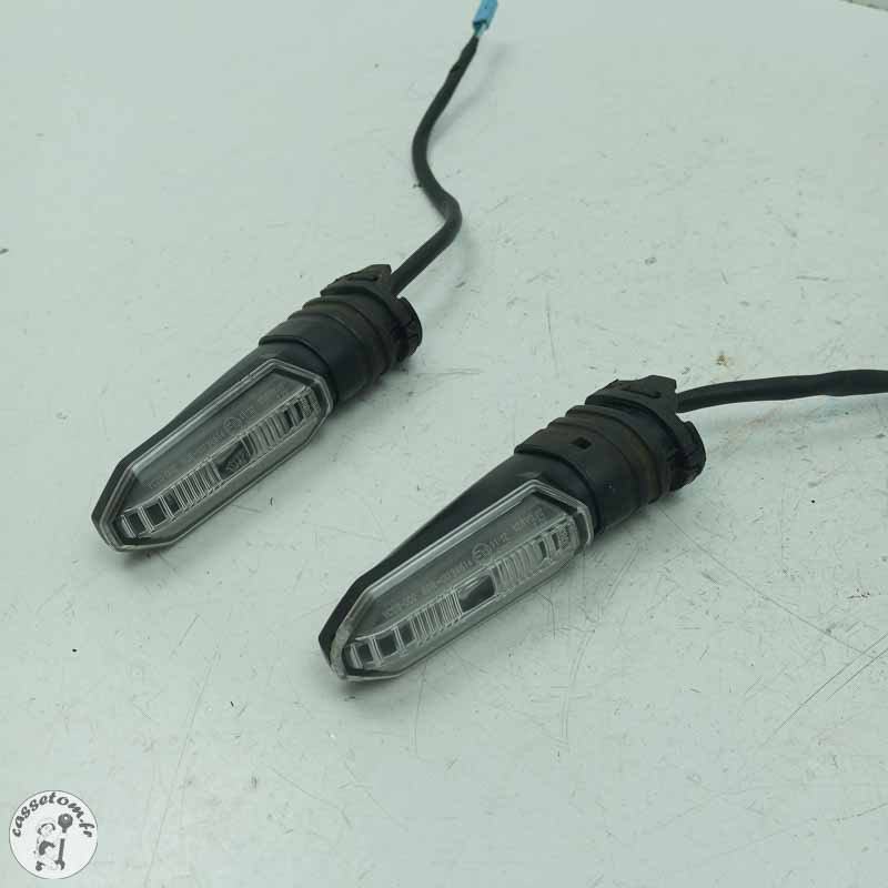 Paire de clignotant avant Honda 650 cbr ra 2022 - Cassetom - Nos pieces motos