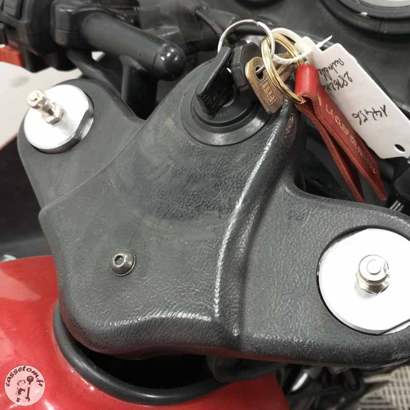 GUZZI 1000MANS 948 1990 accidentée - La Casse de l Oncle Tom