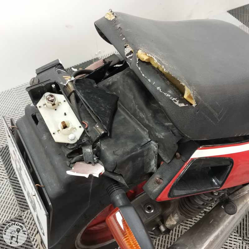 GUZZI 1000MANS 948 1990 accidentée - La Casse de l Oncle Tom