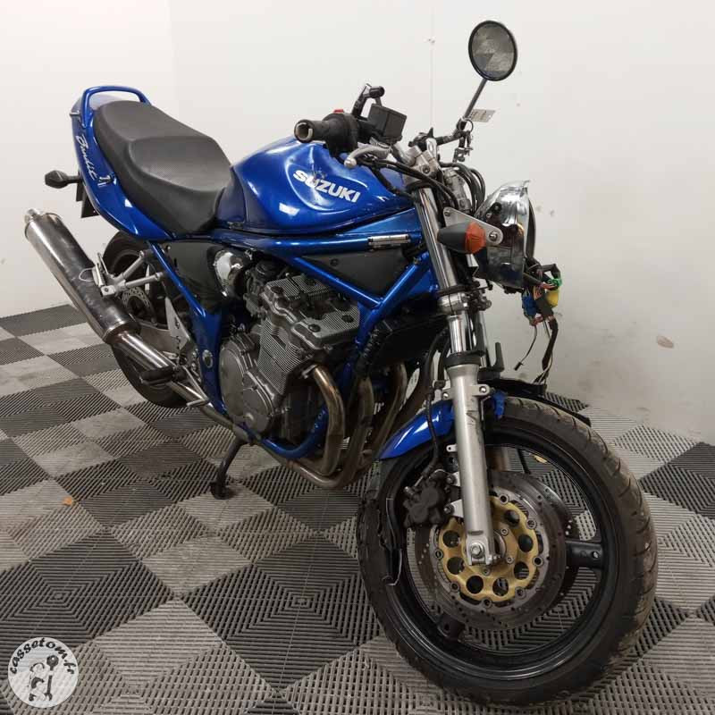 SUZUKI GSF650 600 2002 accidentée - La Casse de l Oncle Tom