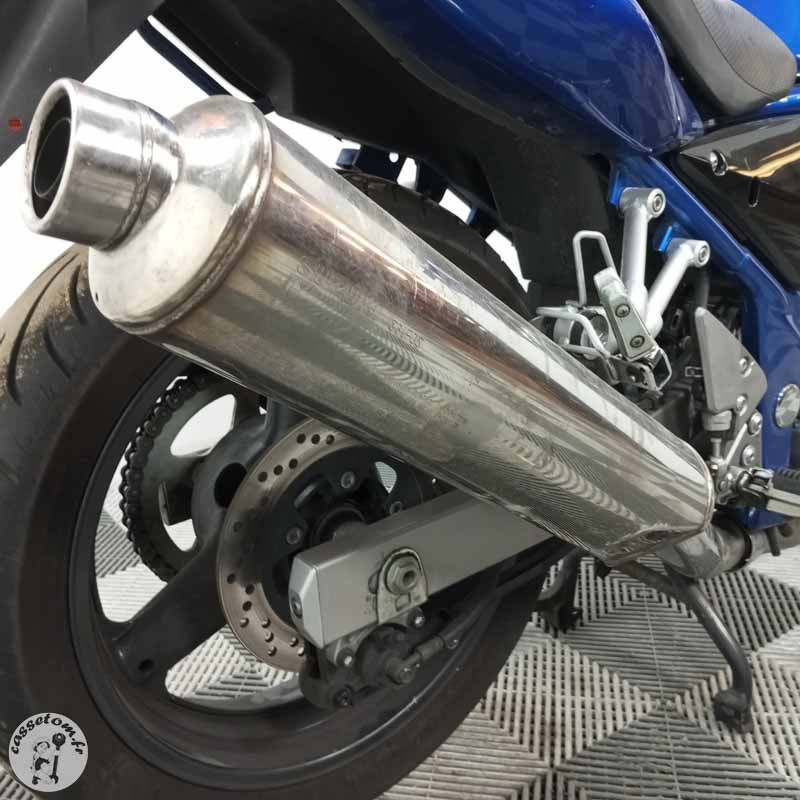 SUZUKI GSF650 600 2002 accidentée - La Casse de l Oncle Tom