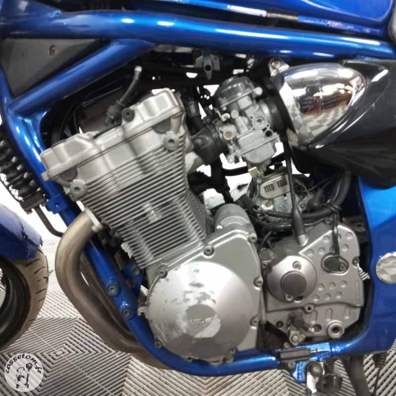 SUZUKI GSF650 600 2002 accidentée - La Casse de l Oncle Tom