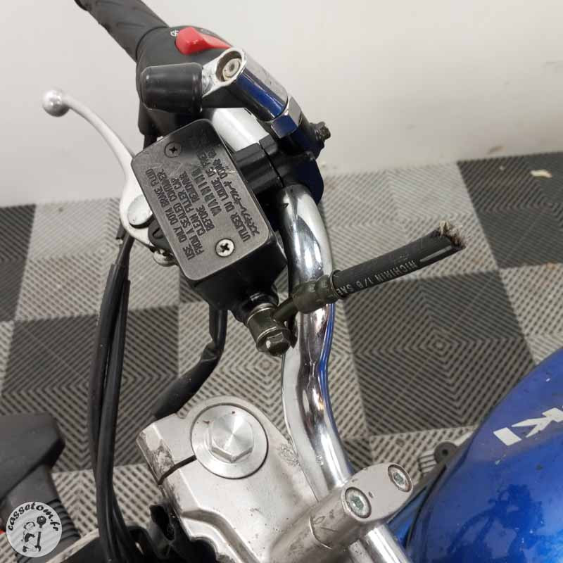 SUZUKI GSF650 600 2002 accidentée - La Casse de l Oncle Tom