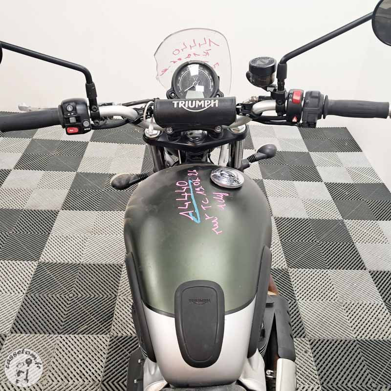 TRIUMPH STREETSCR 900 2020 accidentée - La Casse de l Oncle Tom