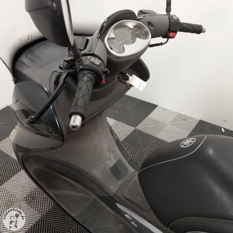 YAMAHA YP125 124 2005 accidente - La Casse de l Oncle Tom