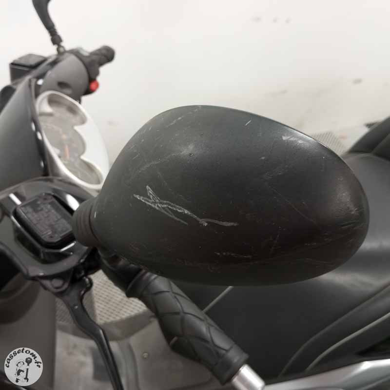 YAMAHA YP125 124 2005 accidente - La Casse de l Oncle Tom