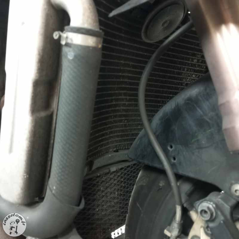 SUZUKI GSX1300R HAYABUSA 1300 2005 accidentée - La Casse de l Oncle To