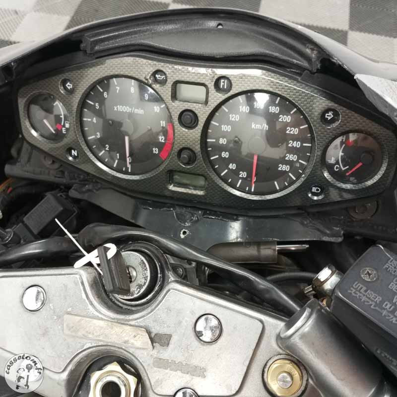 SUZUKI GSX1300R HAYABUSA 1300 2005 accidentée - La Casse de l Oncle To