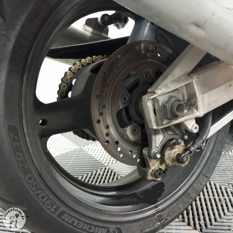 SUZUKI GSX1300R HAYABUSA 1300 2005 accidentée - La Casse de l Oncle To