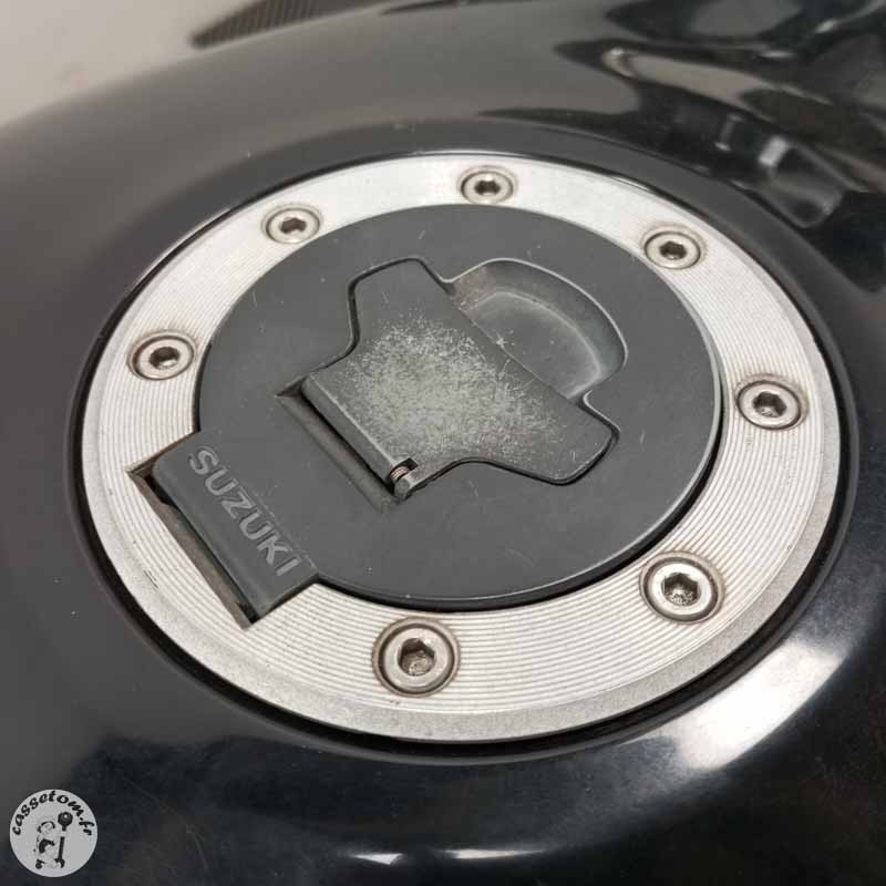 SUZUKI GSX1300R HAYABUSA 1300 2005 accidentée - La Casse de l Oncle To
