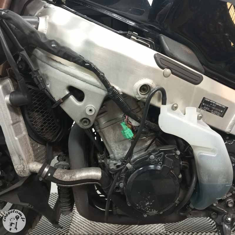 SUZUKI GSX1300R HAYABUSA 1300 2005 accidentée - La Casse de l Oncle To