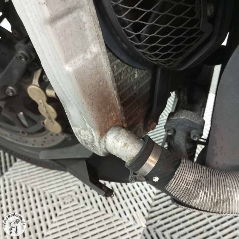 SUZUKI GSX1300R HAYABUSA 1300 2005 accidentée - La Casse de l Oncle To