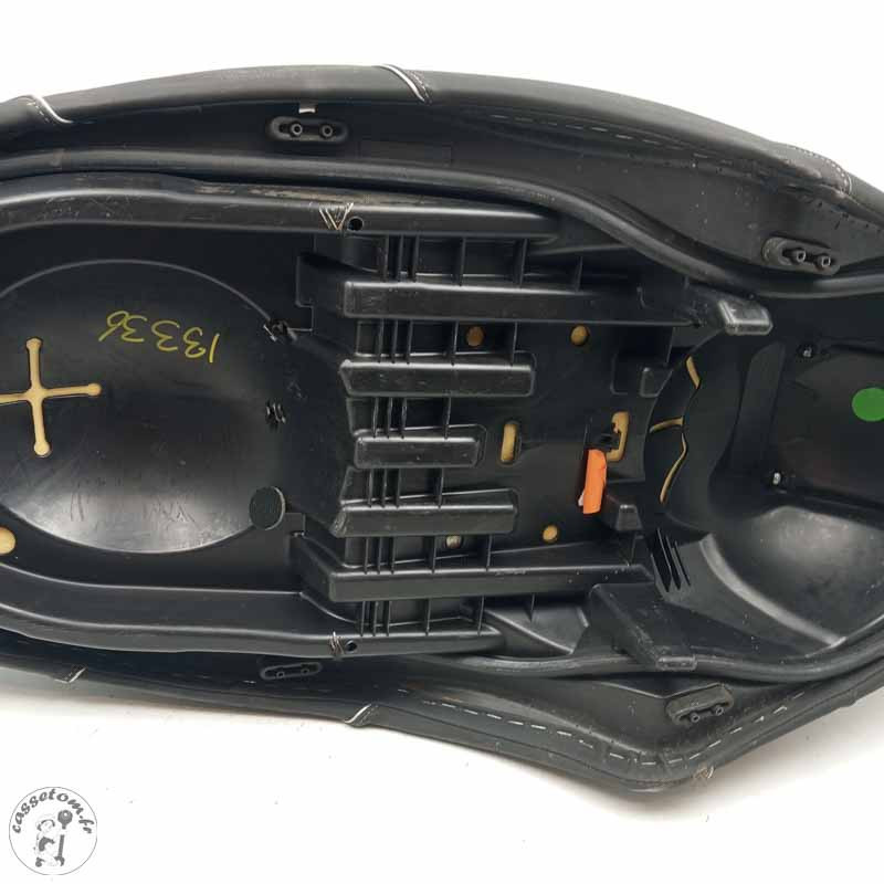 Selle  Yamaha 125 x max 2008 - Cassetom - Nos pieces motos