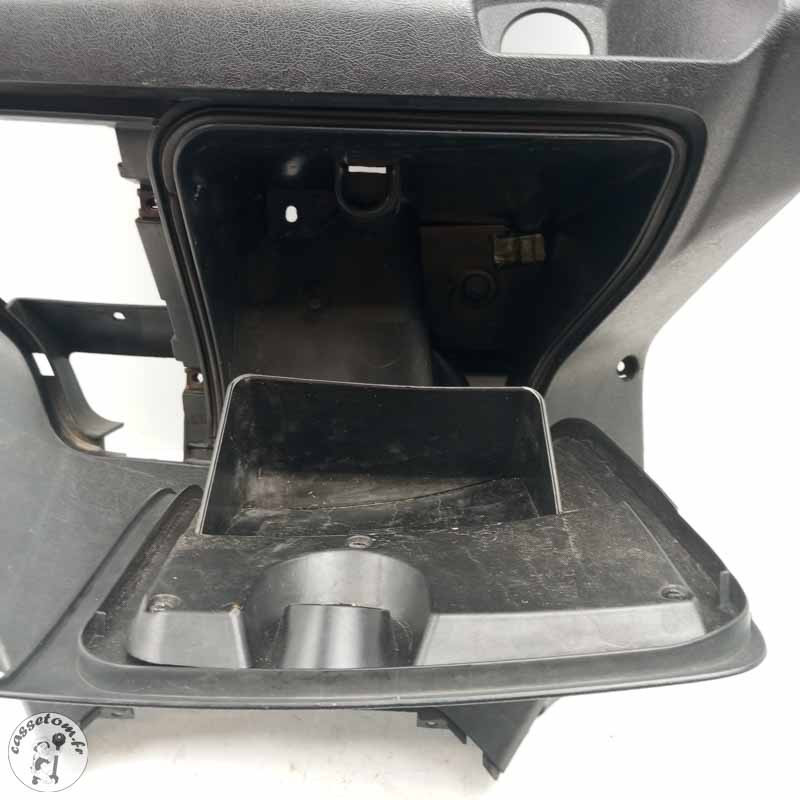 Tablier intérieur Yamaha 125 x max 2008 - Cassetom - Nos pieces motos