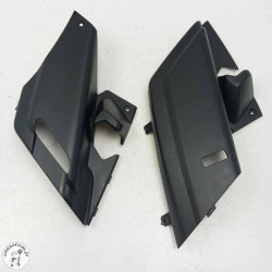 Caches sous reposes pieds droit et gauche  Yamaha 125 x max 2008 - Cassetom - Nos pieces motos