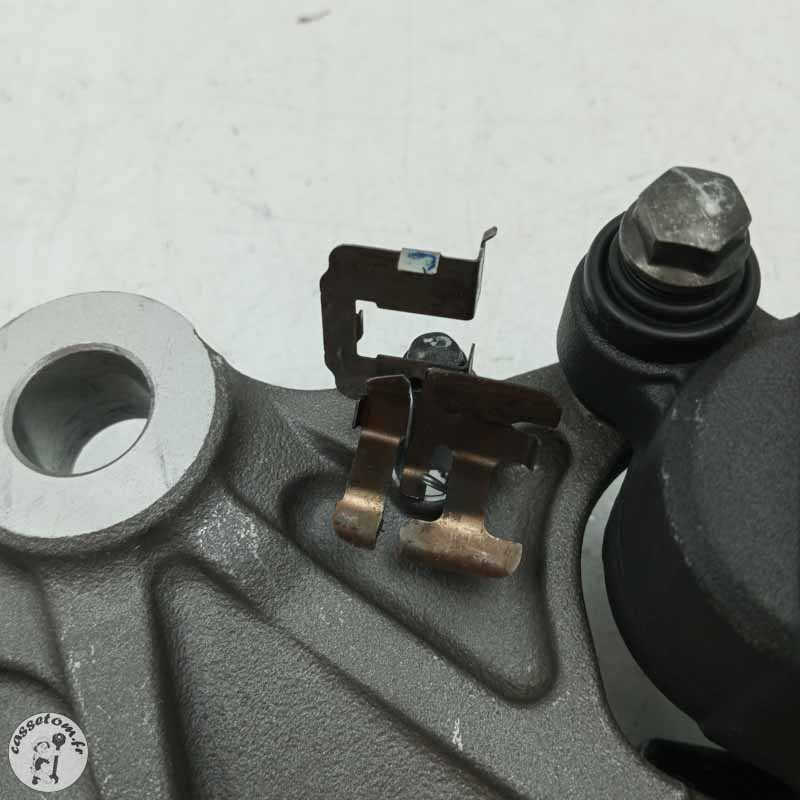 Etrier de frein arrière + frein parking + support  Honda 750 x-adv 2020 - Cassetom - Nos pieces motos