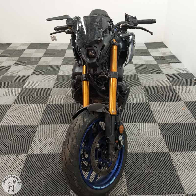 YAMAHA MT-09 890 2021 accidentee - La Casse de l Oncle Tom