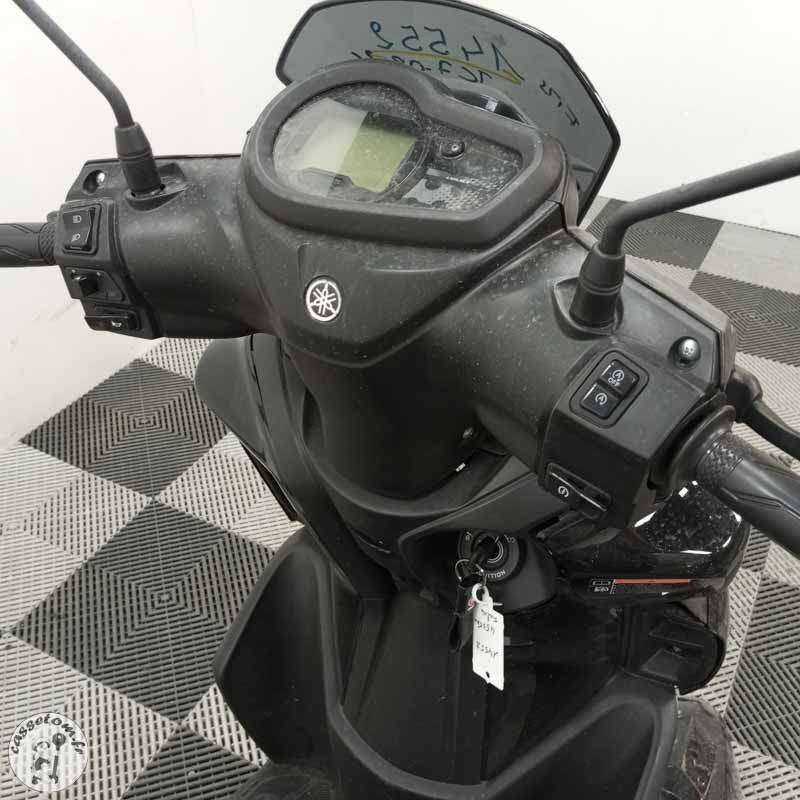YAMAHA RAYZR 124 2025 accidenté - La Casse de l Oncle Tom