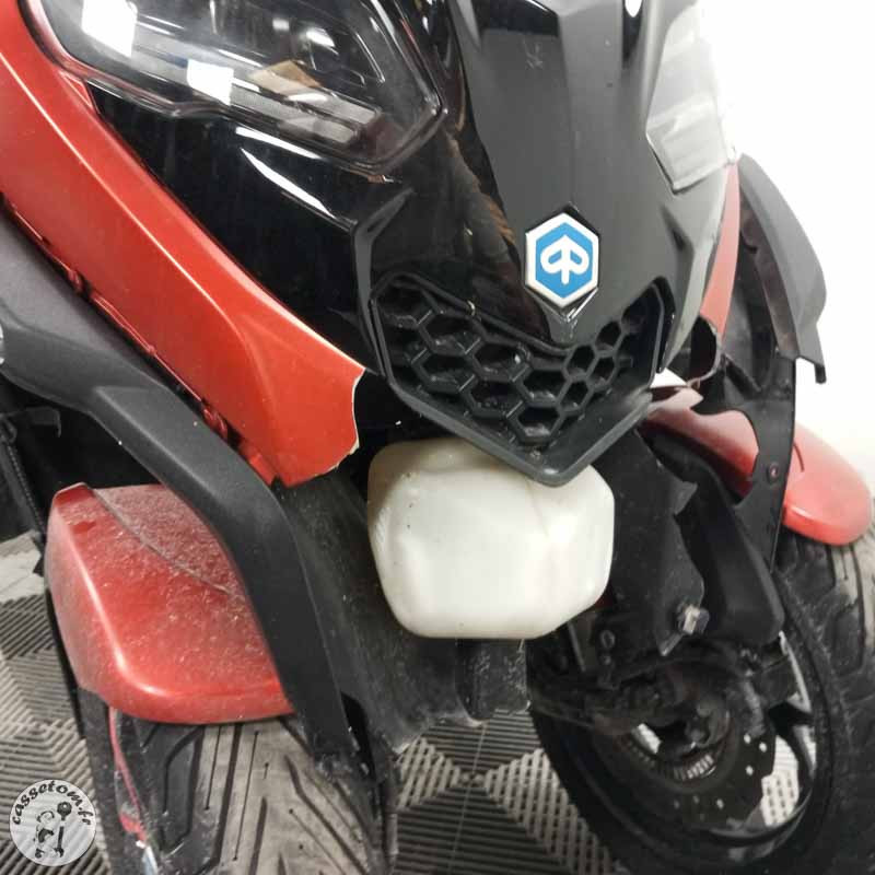 PIAGGIO MP3 400 RST 2023 accidenté - La Casse de l Oncle Tom
