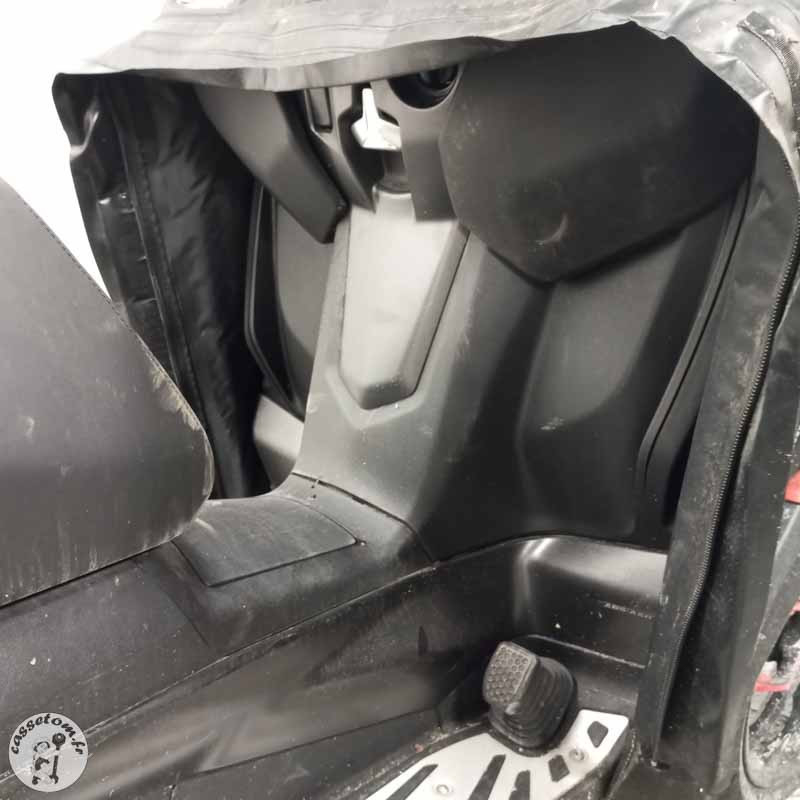 PIAGGIO MP3 400 RST 2023 accidenté - La Casse de l Oncle Tom