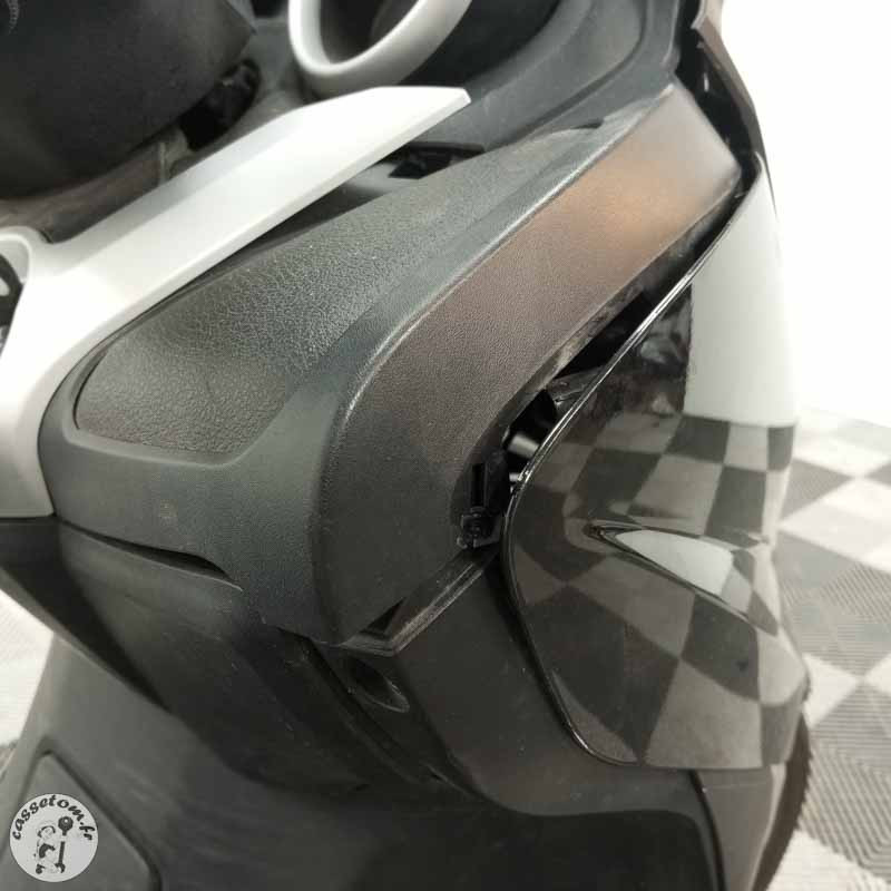 YAMAHA X MAX 125 2011 accidenté - La Casse de l Oncle Tom