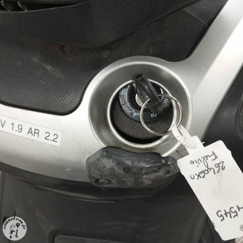 YAMAHA X MAX 125 2011 accidenté - La Casse de l Oncle Tom