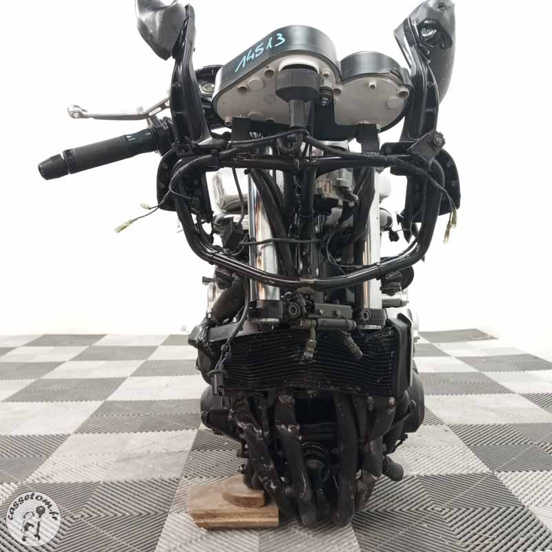 YAMAHA FAZER 600 2000 accidentée - La Casse de l Oncle Tom