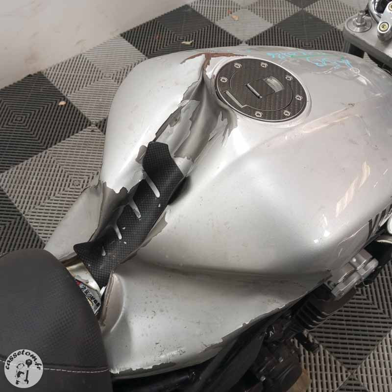 YAMAHA FAZER 600 2000 accidentée - La Casse de l Oncle Tom