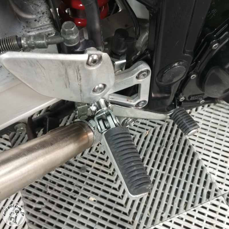 YAMAHA FAZER 600 2000 accidentée - La Casse de l Oncle Tom