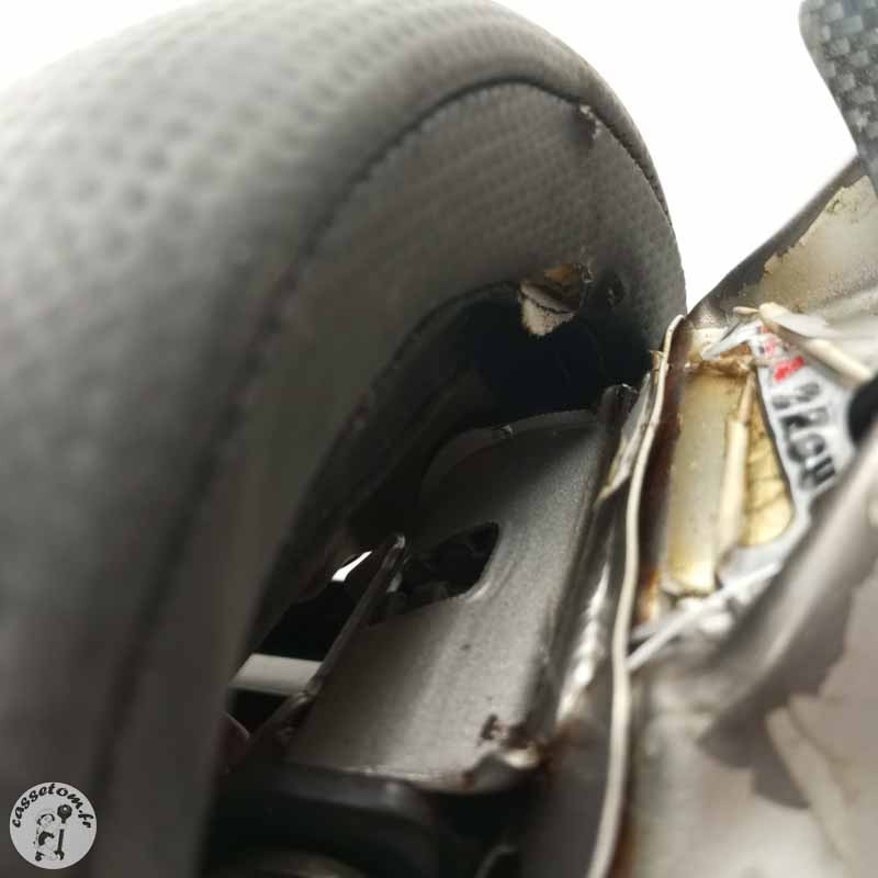 YAMAHA FAZER 600 2000 accidentée - La Casse de l Oncle Tom
