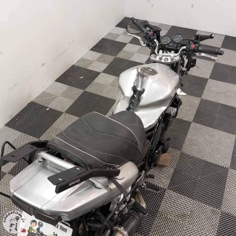 YAMAHA FAZER 600 2000 accidentée - La Casse de l Oncle Tom