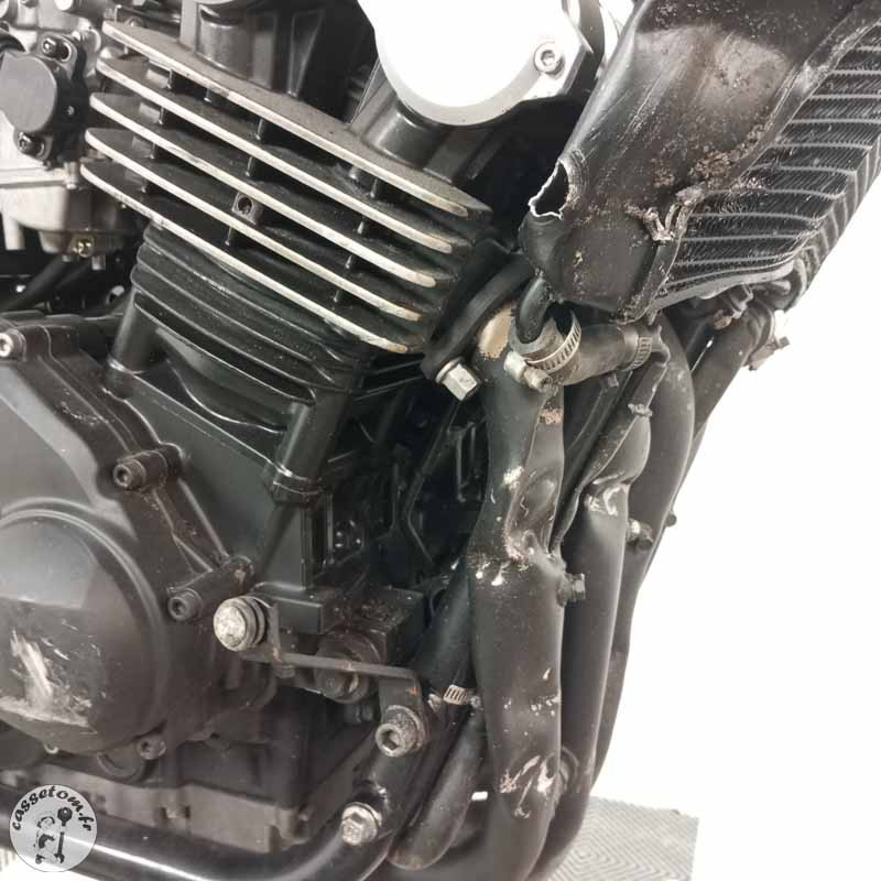 YAMAHA FAZER 600 2000 accidentée - La Casse de l Oncle Tom
