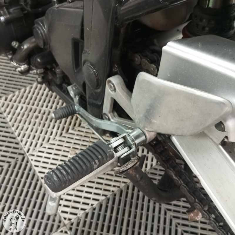 YAMAHA FAZER 600 2000 accidentée - La Casse de l Oncle Tom