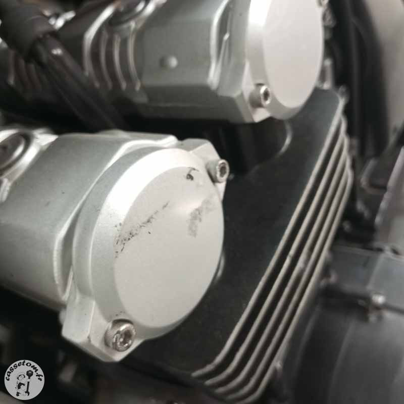 YAMAHA FAZER 600 2000 accidentée - La Casse de l Oncle Tom