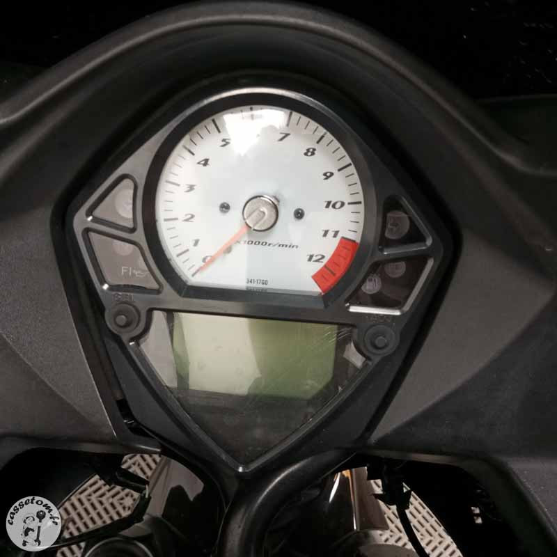 SUZUKI SV650 645 2008 accidentée - La Casse de l Oncle Tom