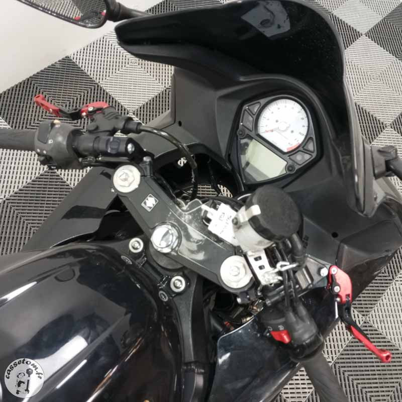 SUZUKI SV650 645 2008 accidentée - La Casse de l Oncle Tom