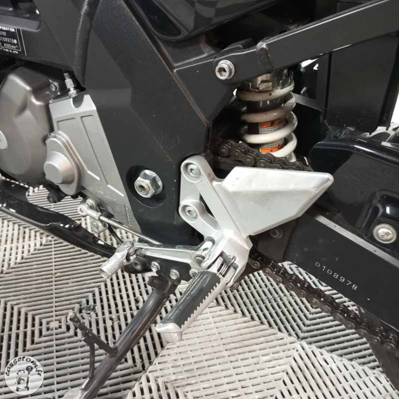 SUZUKI SV650 645 2008 accidentée - La Casse de l Oncle Tom