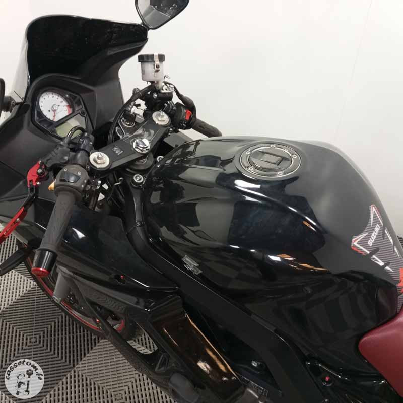 SUZUKI SV650 645 2008 accidentée - La Casse de l Oncle Tom