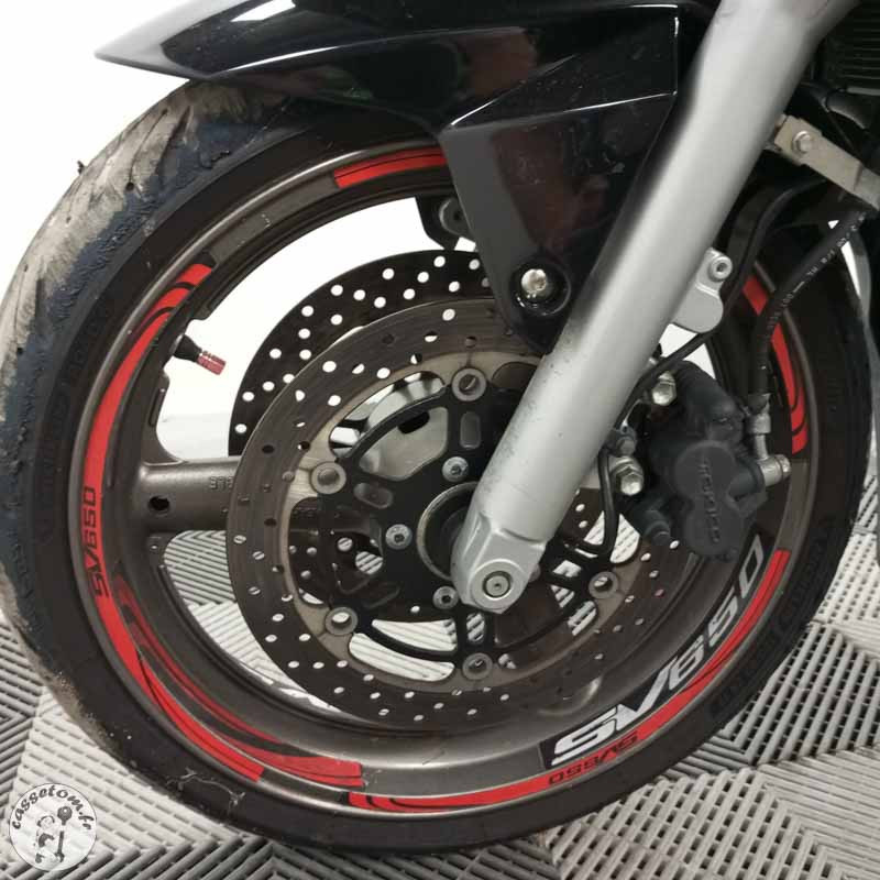 SUZUKI SV650 645 2008 accidentée - La Casse de l Oncle Tom