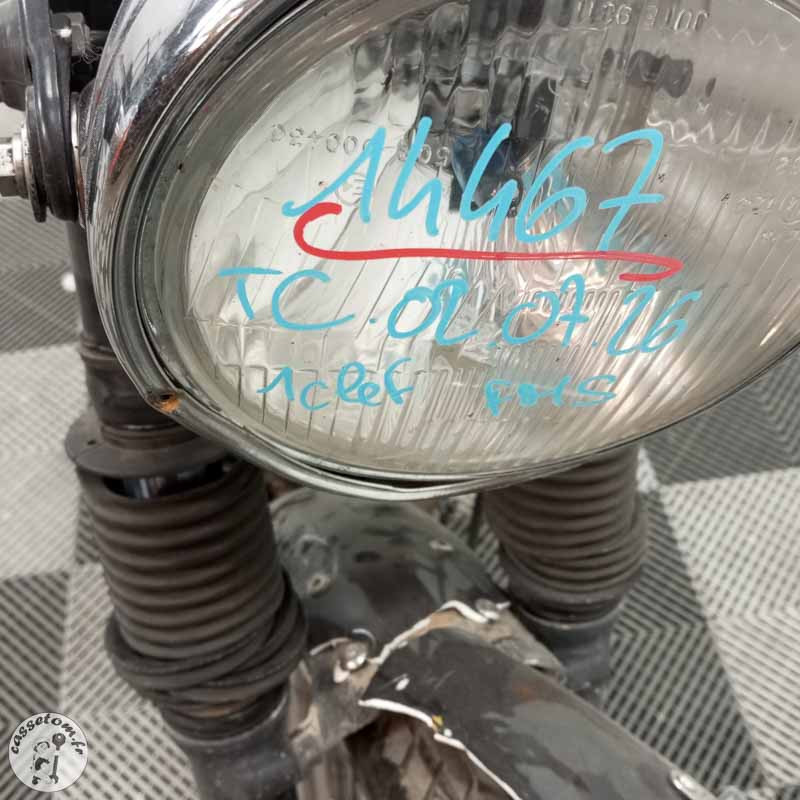 TRIUMPH BONNEVILLE T100 865 2007 accidentée - La Casse de l Oncle Tom