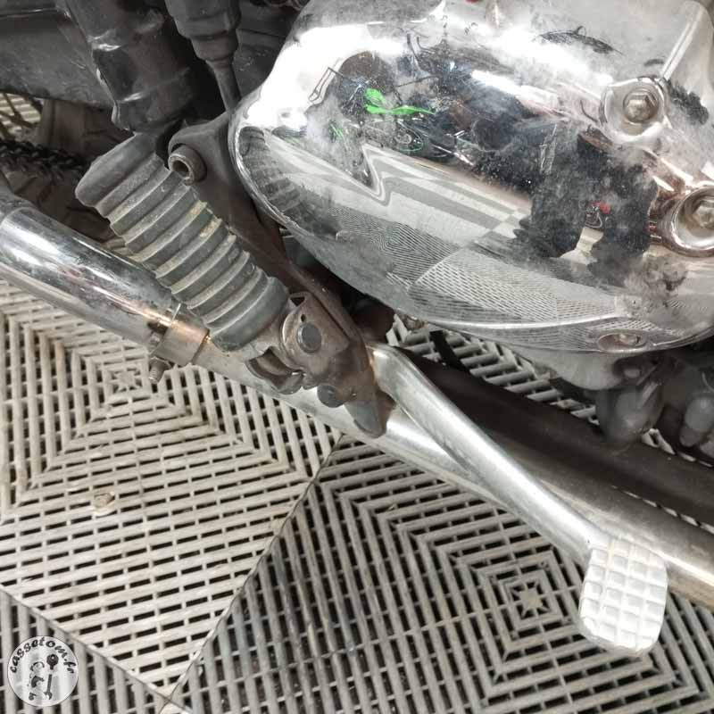 TRIUMPH BONNEVILLE T100 865 2007 accidentée - La Casse de l Oncle Tom