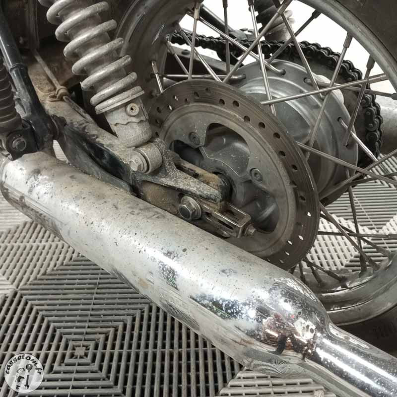 TRIUMPH BONNEVILLE T100 865 2007 accidentée - La Casse de l Oncle Tom