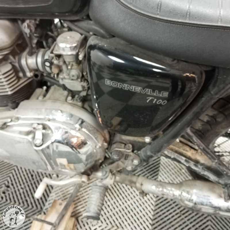 TRIUMPH BONNEVILLE T100 865 2007 accidentée - La Casse de l Oncle Tom