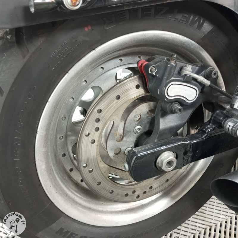 HARLEY.DAV FXDF 1585 2010 accidentée - La Casse de l Oncle Tom