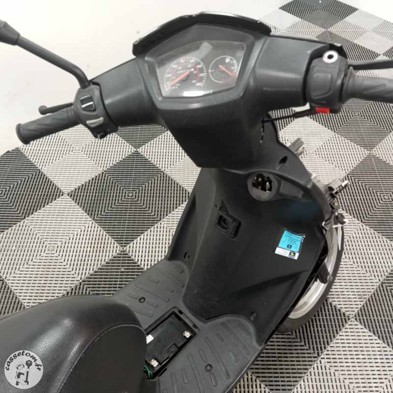 PEUGEOT KISBEE 50 2019 accidenté - La Casse de l Oncle Tom