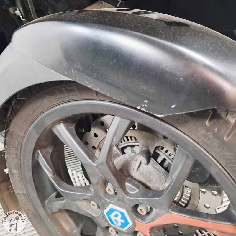 PIAGGIO MP3530HPE 530 2023 accidenté - La Casse de l Oncle Tom