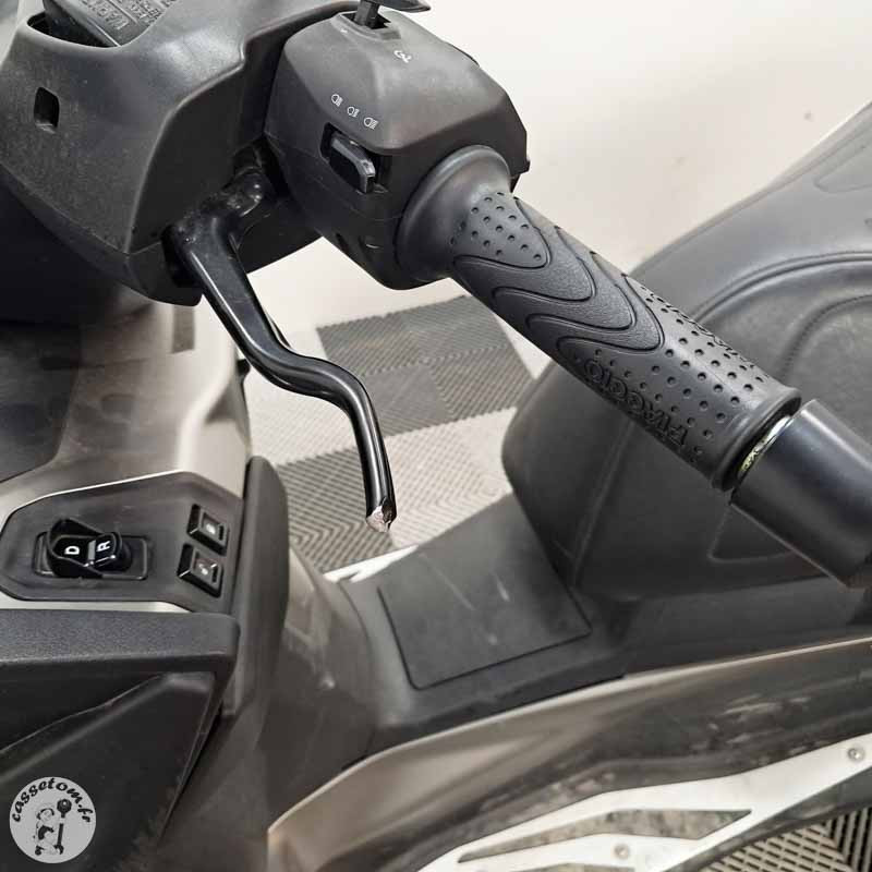 PIAGGIO MP3530HPE 530 2023 accidenté - La Casse de l Oncle Tom