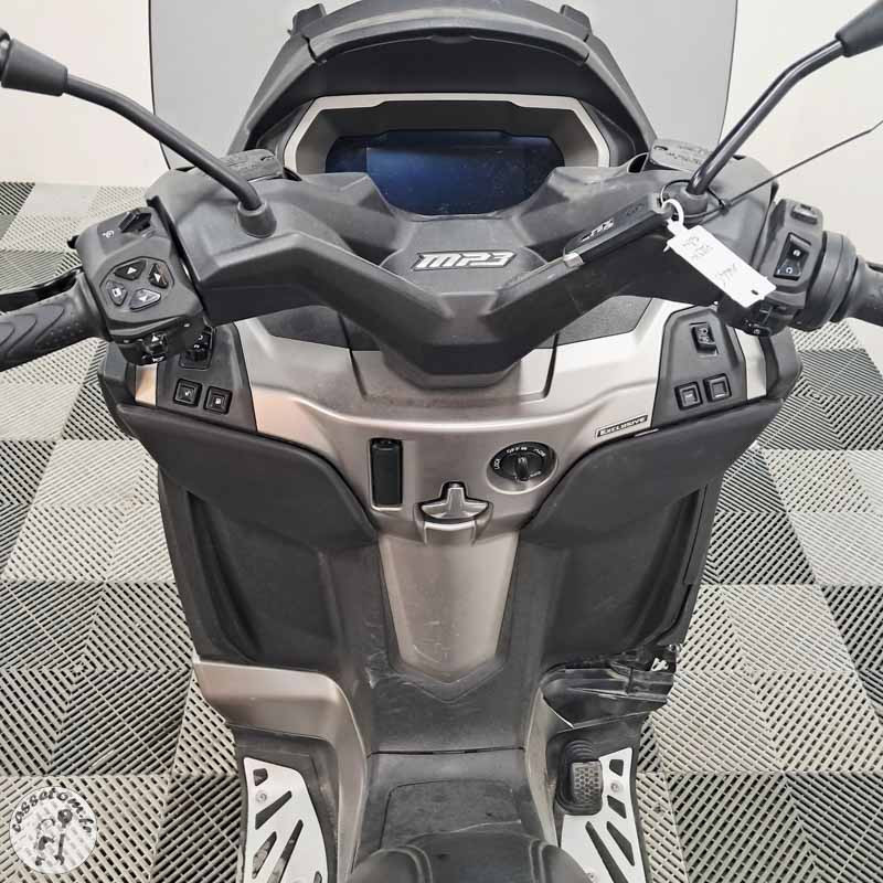 PIAGGIO MP3530HPE 530 2023 accidenté - La Casse de l Oncle Tom
